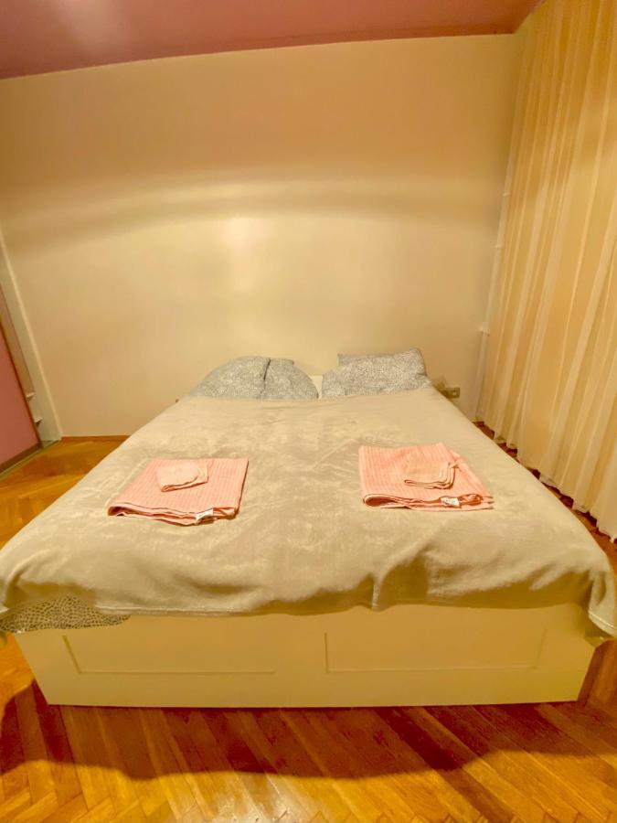 Entire Apartment In A Super Location - Cheap Monthly Rate Краков Экстерьер фото